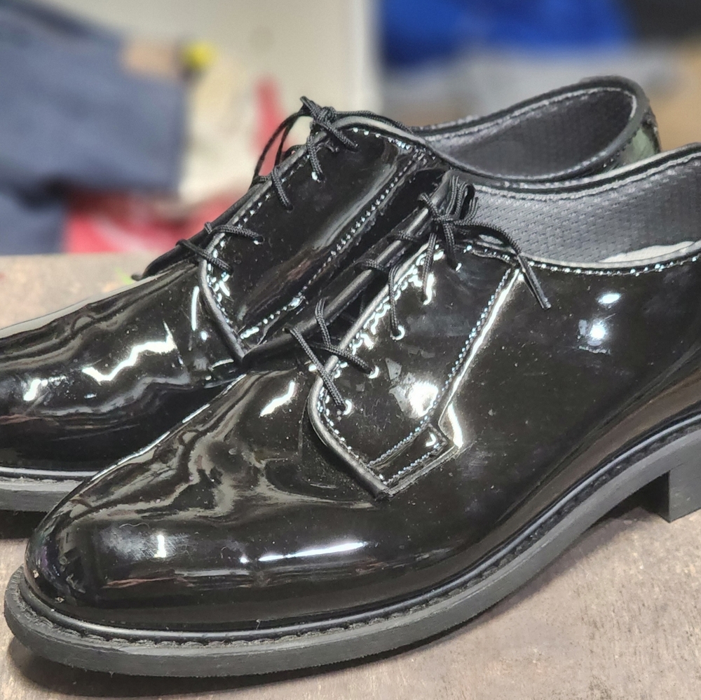 Capps dress shoes (shiny)